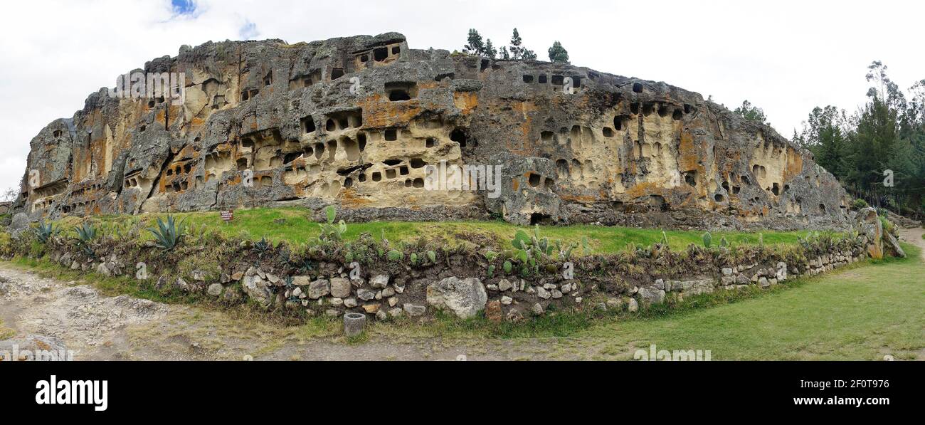 Fenêtre d'Otuzco, Ventanillas de Otuzco, nécropole avec niches funéraires pré-Inca, province de Cajamarca, Pérou Banque D'Images