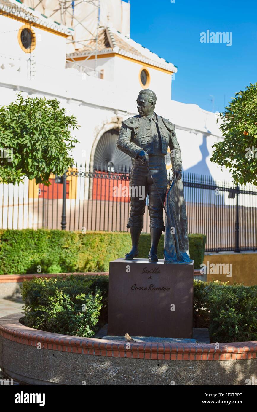 Statue de l'aroughter Curro Romero, Plaza de Toros de la Real Maestranza de Caballería de Sevilla (arènes), Séville, Espagne Banque D'Images