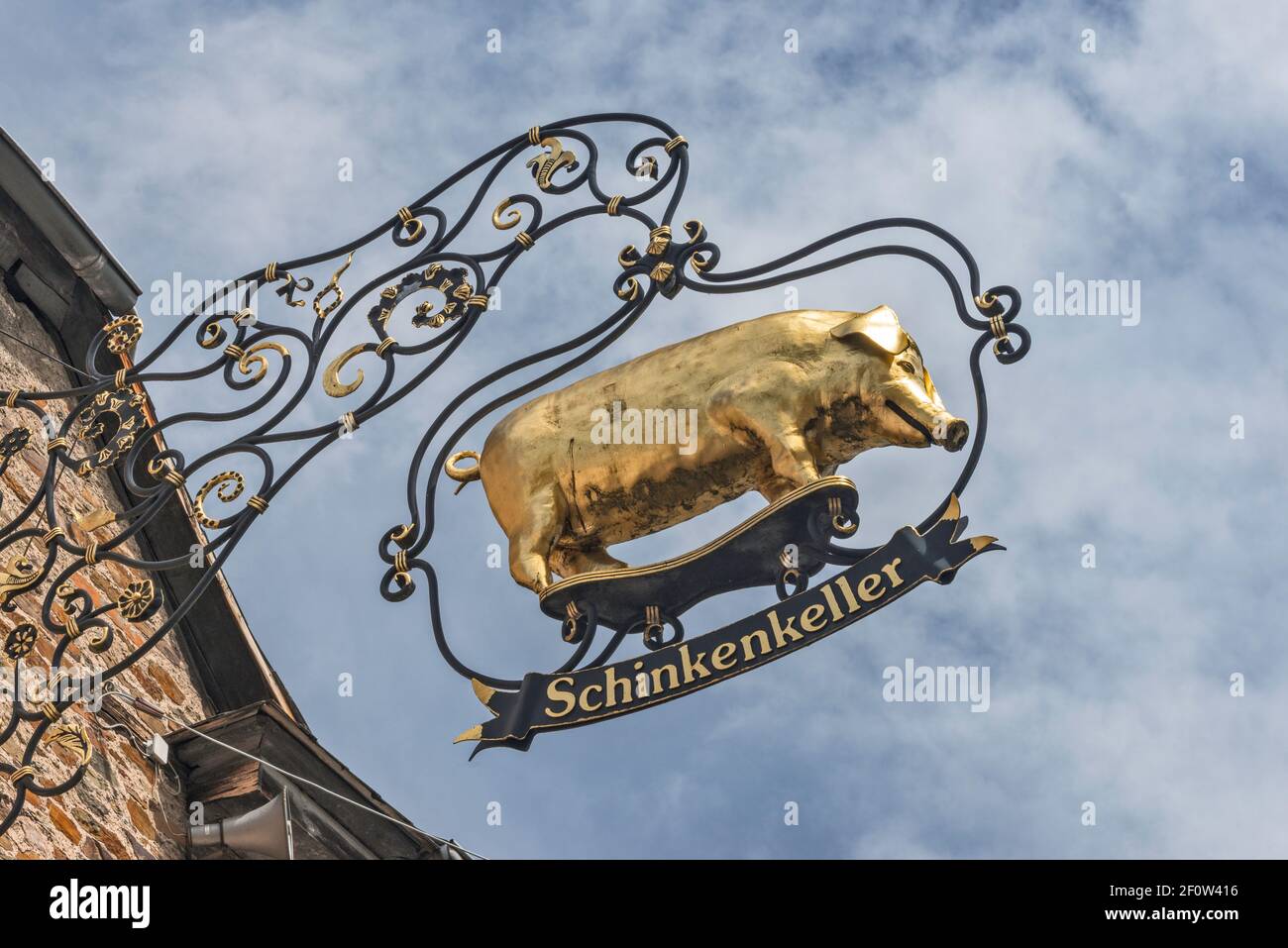 Panneau au restaurant Schinkenkeller à Senheim, municipalité de Cochem, vallée de la Moselle, Rhénanie-Palatinat, Allemagne Banque D'Images