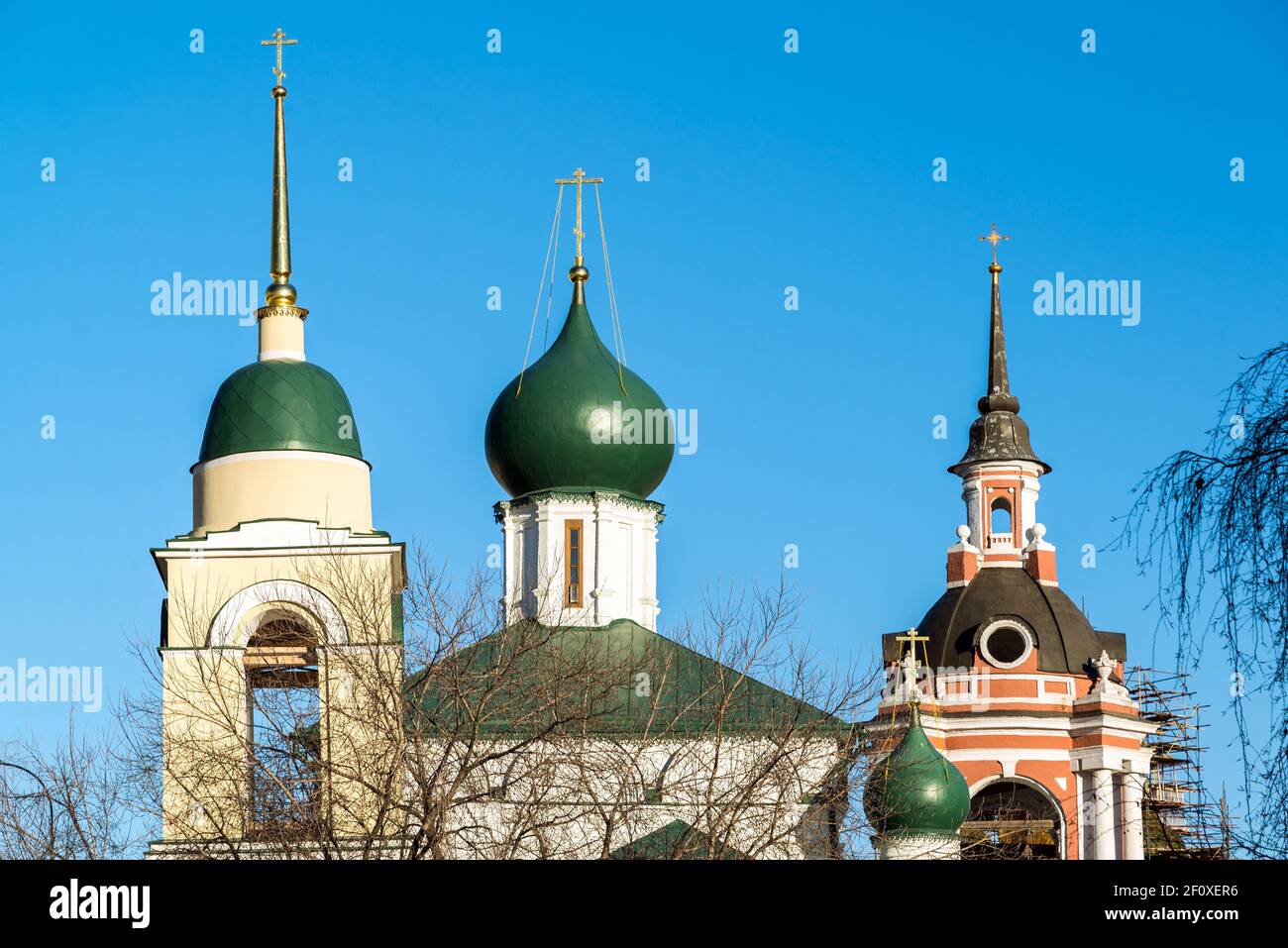 Maxim Cathédrale et l'église Saint Georges à la rue Varvarka, Moscou, Russie Banque D'Images