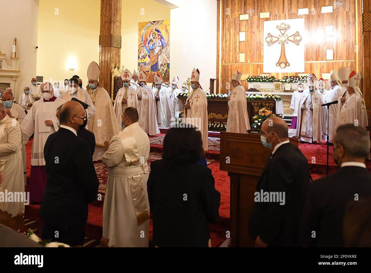 Bagdad, Irak. 07e mars 2021. Le pape François mène la messe à la cathédrale Saint-Joseph le deuxième jour de la visite papale le samedi 6 mars 2021 à Bagdad, en Irak. Photo de Murtaja Lateef/UPI crédit: UPI/Alay Live News Banque D'Images