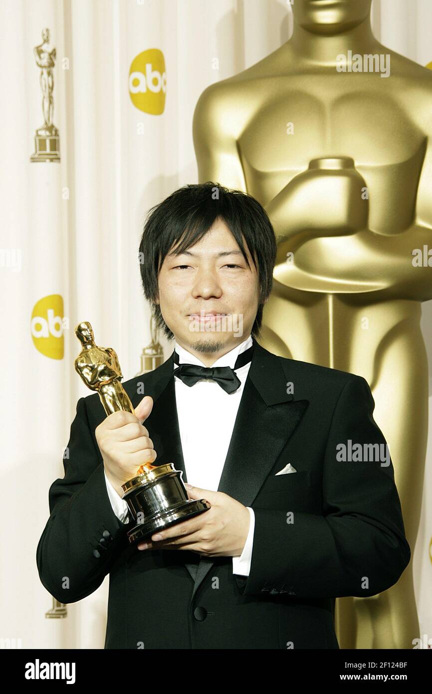 Kunio Kato détient son Oscar du meilleur court métrage d'animation lors du  81e Academy Awards annuel à Hollywood, Californie, le dimanche 22 février  2009. (Photo de Francis Specker/Landov/MCT/Sipa USA Photo Stock -