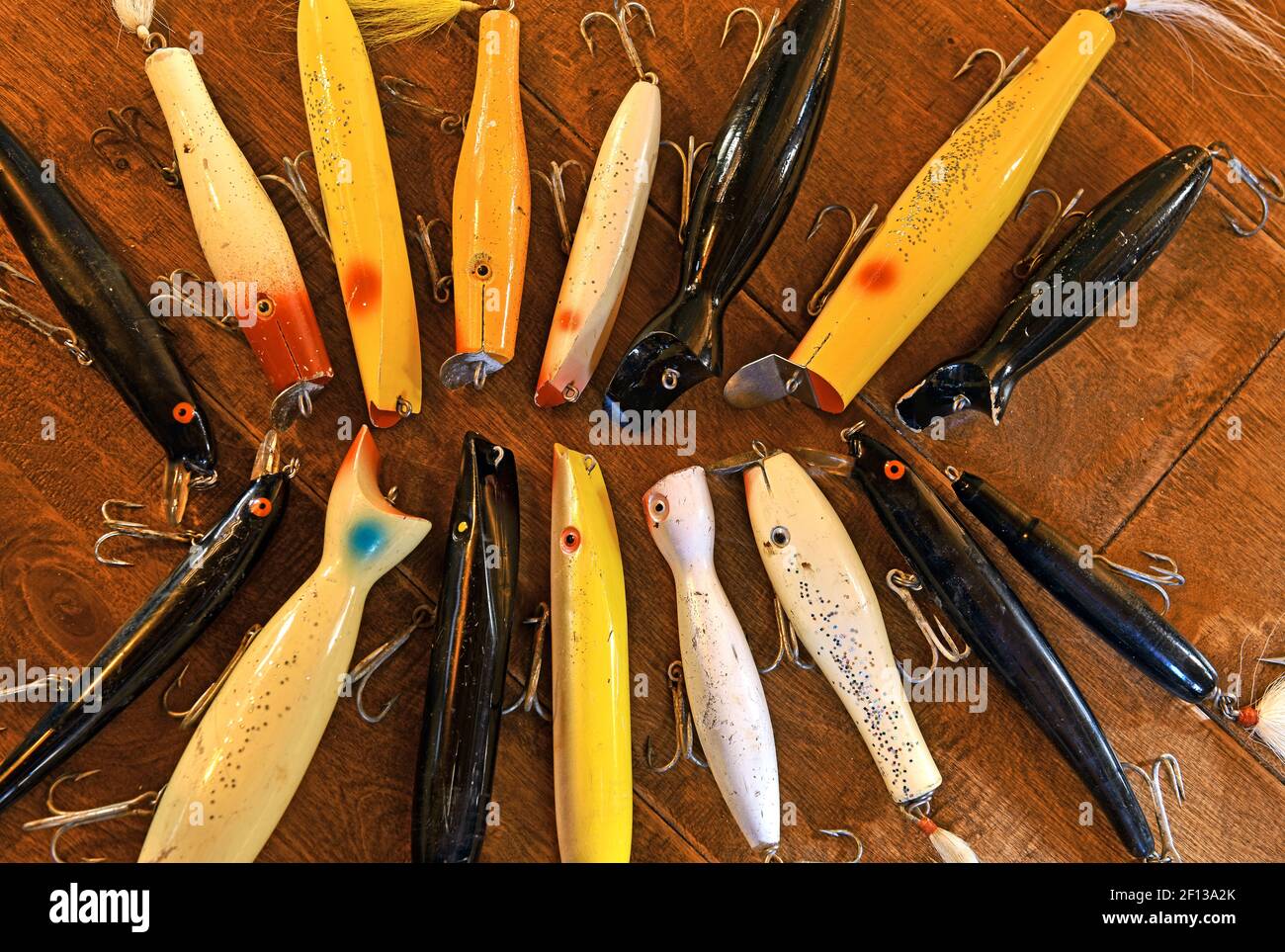 Leurres de pêche vintage en bois Banque D'Images