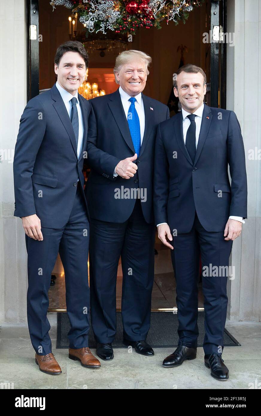 Le président Donald Trump rencontre le président français Emmanuel Macron et le premier ministre canadien Justin Trudeau entre deux réunions distinctes avec chaque leader le mardi 3 2019 décembre à la Winfield House à Londres. Banque D'Images