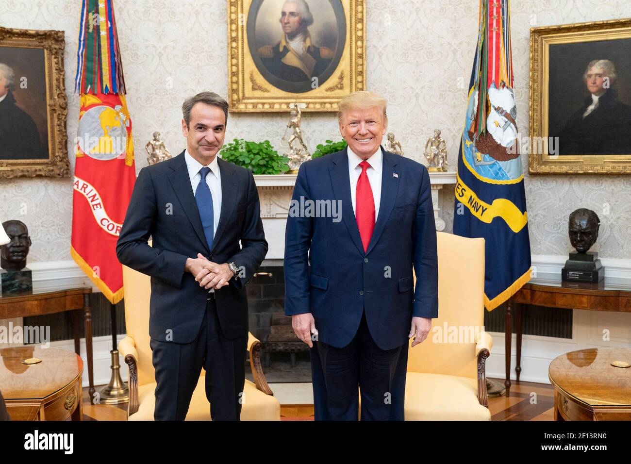 Le président Donald Trump accueille le Premier ministre grec Kyriakos Mitsotakis le mardi 7 2020 janvier dans le bureau ovale de la Maison Blanche. Banque D'Images