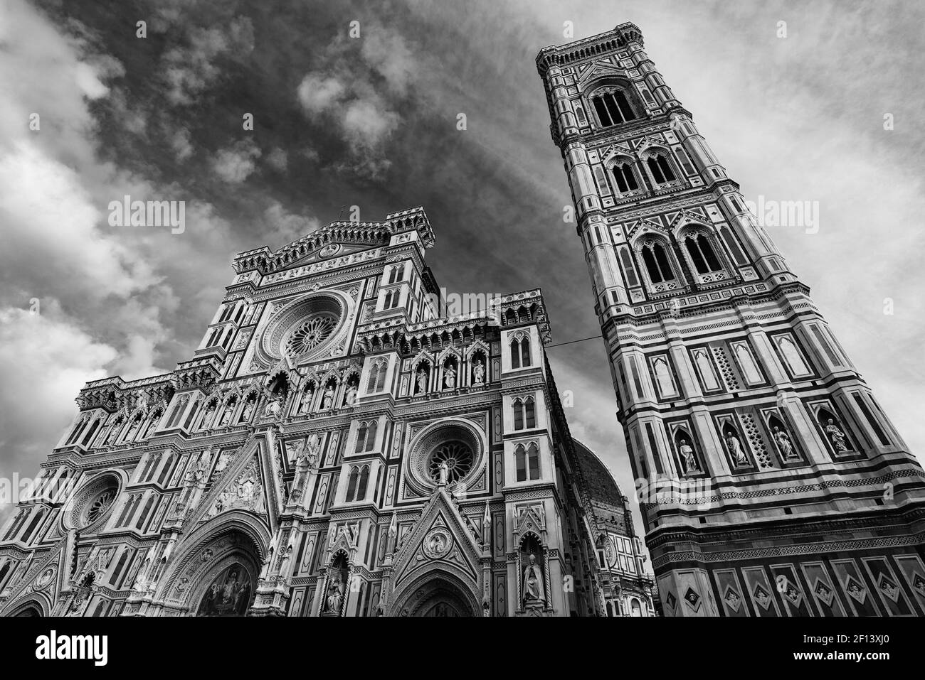 Cathédrale Sainte Marie de la Fleur (Duomo di Firenze) et Campanile de Giotto à Florence (Italie) (noir et blanc) Banque D'Images