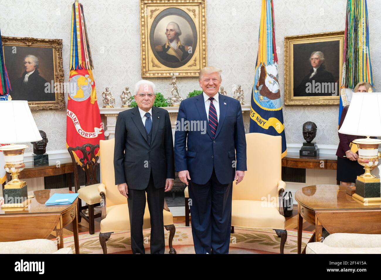 Le président Donald Trump participe à une réunion bilatérale avec le président italien Sergio Mattarella le mercredi 16 2019 octobre dans le bureau ovale de la Maison Blanche. Banque D'Images