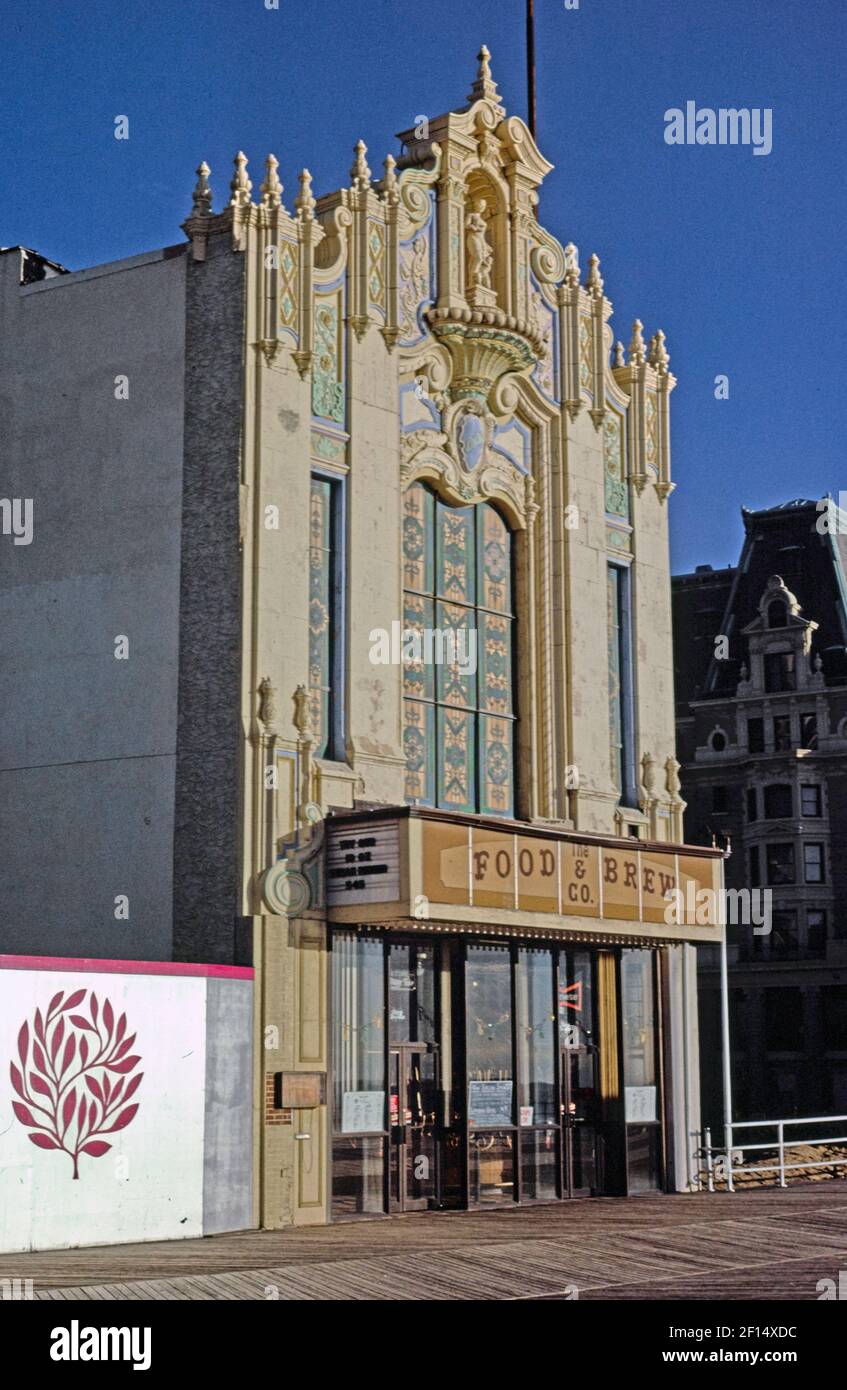 Warner Theatre - vue angulaire - 2015 Boardwalk - Atlantic City - New Jersey ca. 1985 Banque D'Images