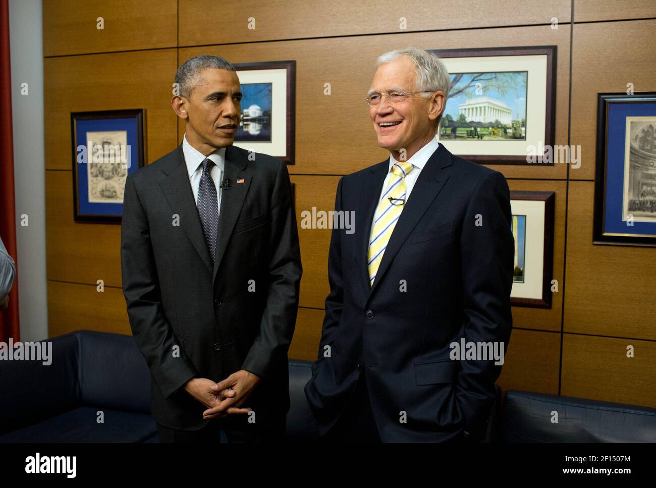 Le président Barack Obama s'entretient avec David Letterman dans les coulisses du dernier spectacle avec David Letterman, le 4 mai 2015 Banque D'Images