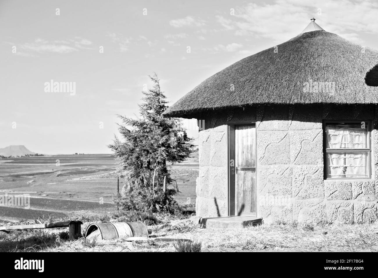 Dans le village de rue du lesotho près de la montagne Banque D'Images