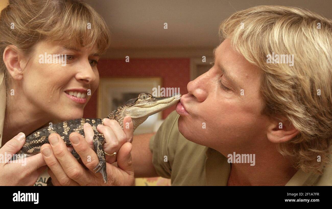 Terri Irwin Wife Of Crocodile Hunter Steve Irwin Her Daughter Bindi And Best Mate Wes Mannion R Attend A Memorial Service For Her Husband At Australia Zoo In Beerwah September 06