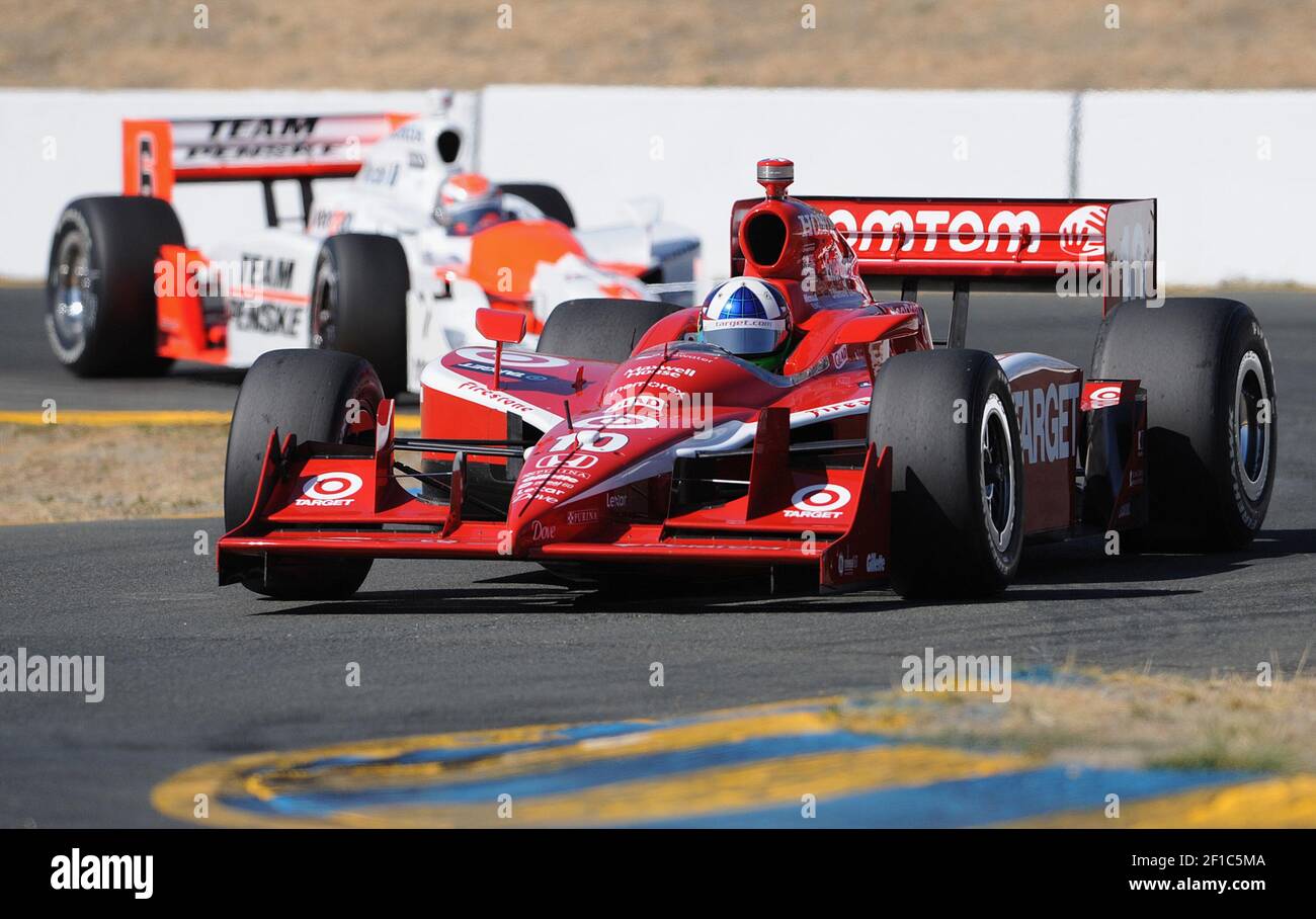 Le pilote IndyCar Dario Franchitti (10) fait tourner le S au virage 9, suivi par le pilote IndyCar Ryan Briscoe (6) lors du Grand Prix Indy de Sonoma au circuit Infineon de Sonoma, en Californie, le dimanche 23 août 2009. Franchitti a mené les 75 tours pour gagner la course, tandis que Briscoe a terminé deuxième. (Photo de Jose Carlos Fajardo/Contra Costa Times/MCT/Sipa USA) Banque D'Images