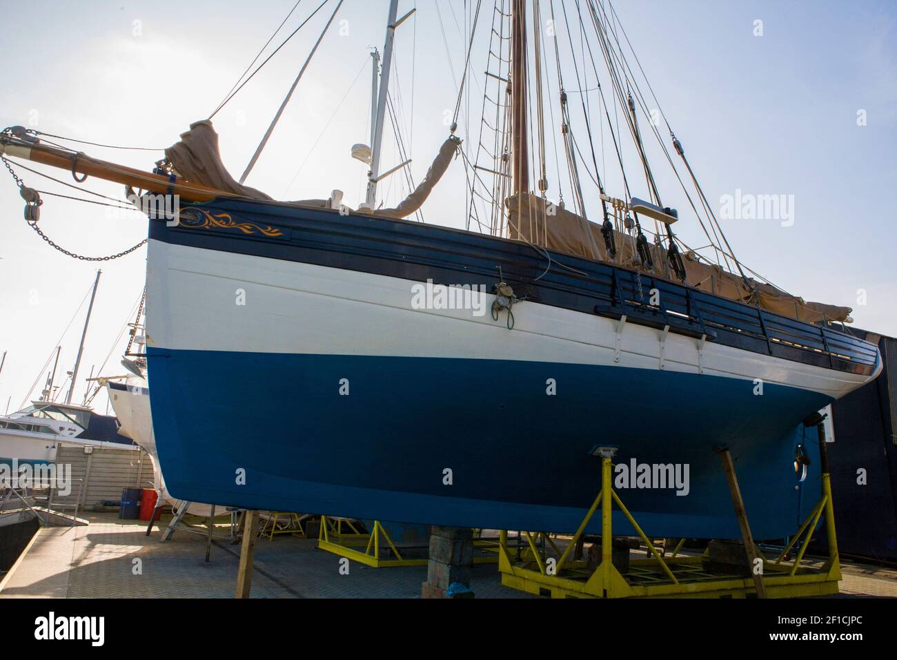 « Amelie Rose », une découpeuse pilote traditionnelle Isles of Scilly, à terre pour être rebâtue à Gosport Boatyard, Gosport, Hampshire, Angleterre, Royaume-Uni Banque D'Images