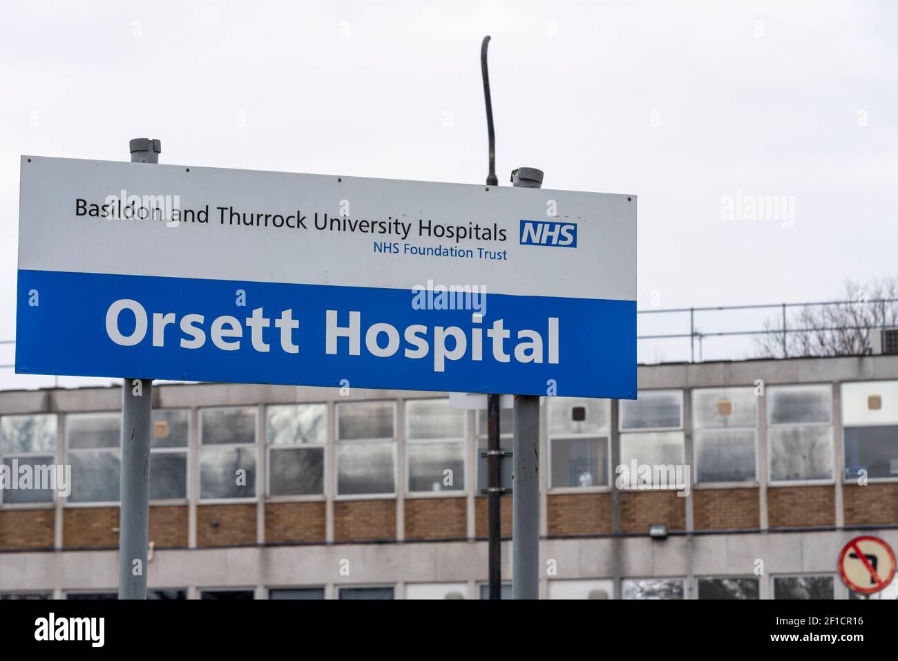 Orsett Hospital à Orsett, Essex, Royaume-Uni. NHS Foundation Trust Basildon et les hôpitaux de l'Université Thurrock. Panneau et bâtiment Banque D'Images