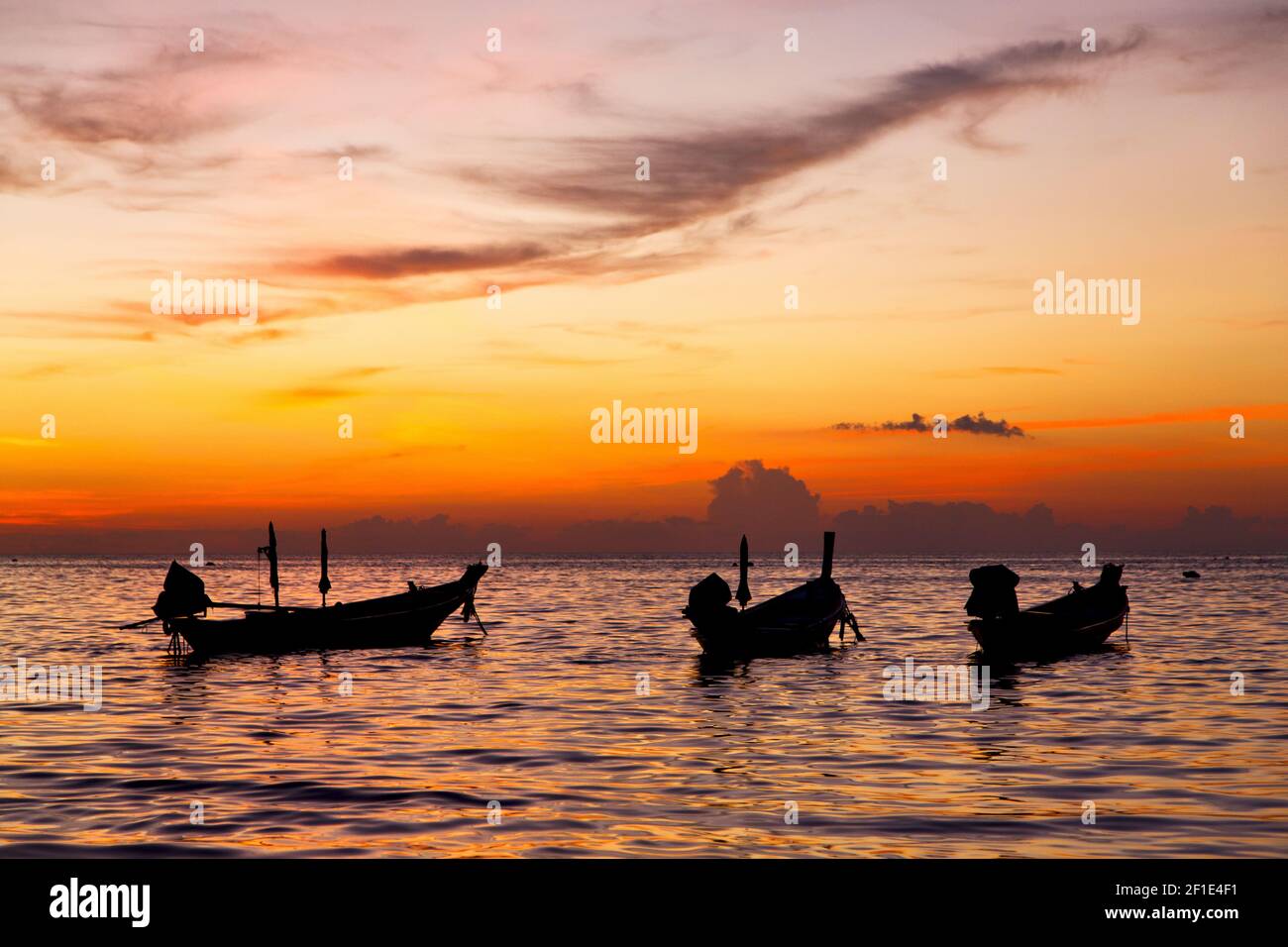En thaïlande lever du soleil bateau et mer kho tao Banque D'Images