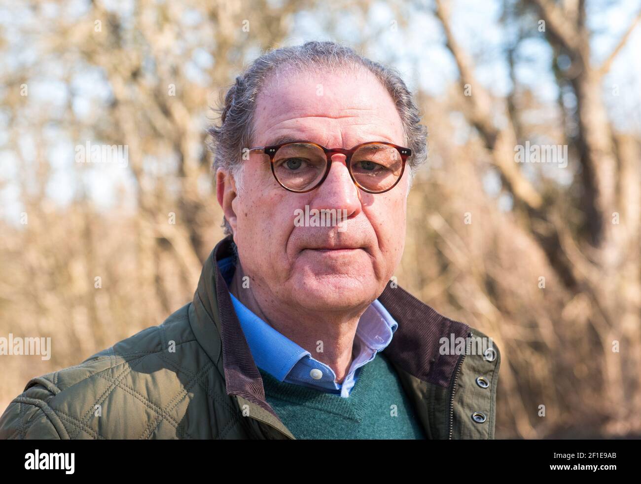 08 mars 2021, Schleswig-Holstein, Kühren: Hans von Merheim, exploitant d'une ferme avicole dans le district de Plön, se dresse sur les lieux de la ferme. Un cas d'influenza aviaire a été détecté dans la ferme avec environ 76 000 poules pondeuses. (À 'influenza aviaire détectée dans la ferme avec 76 000 poulets dans le district de Plön') photo: Daniel Bockwoldt/dpa Banque D'Images