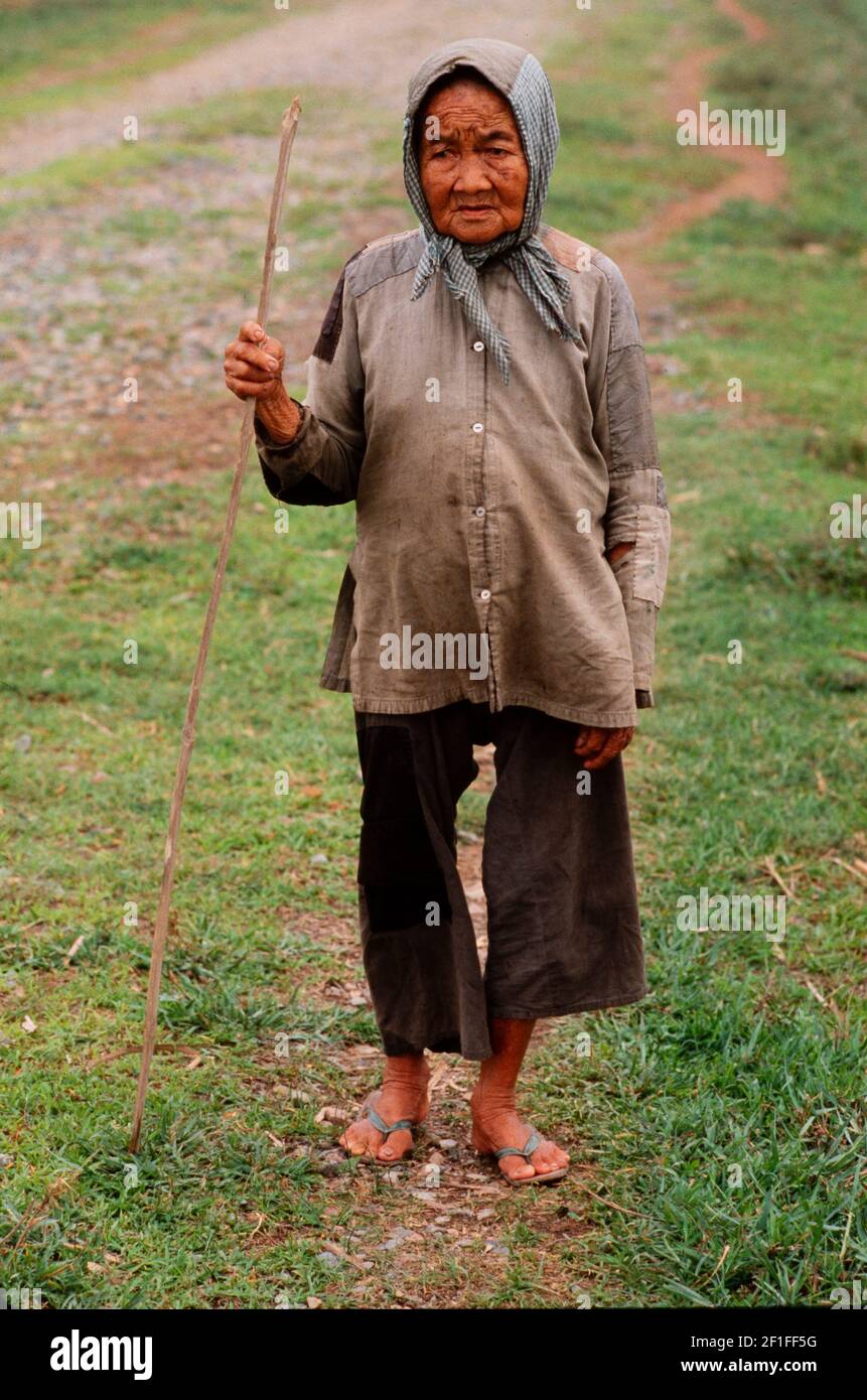 Une ancienne femme de village, rurale du Sud Vietnam, juin 1980 Banque D'Images