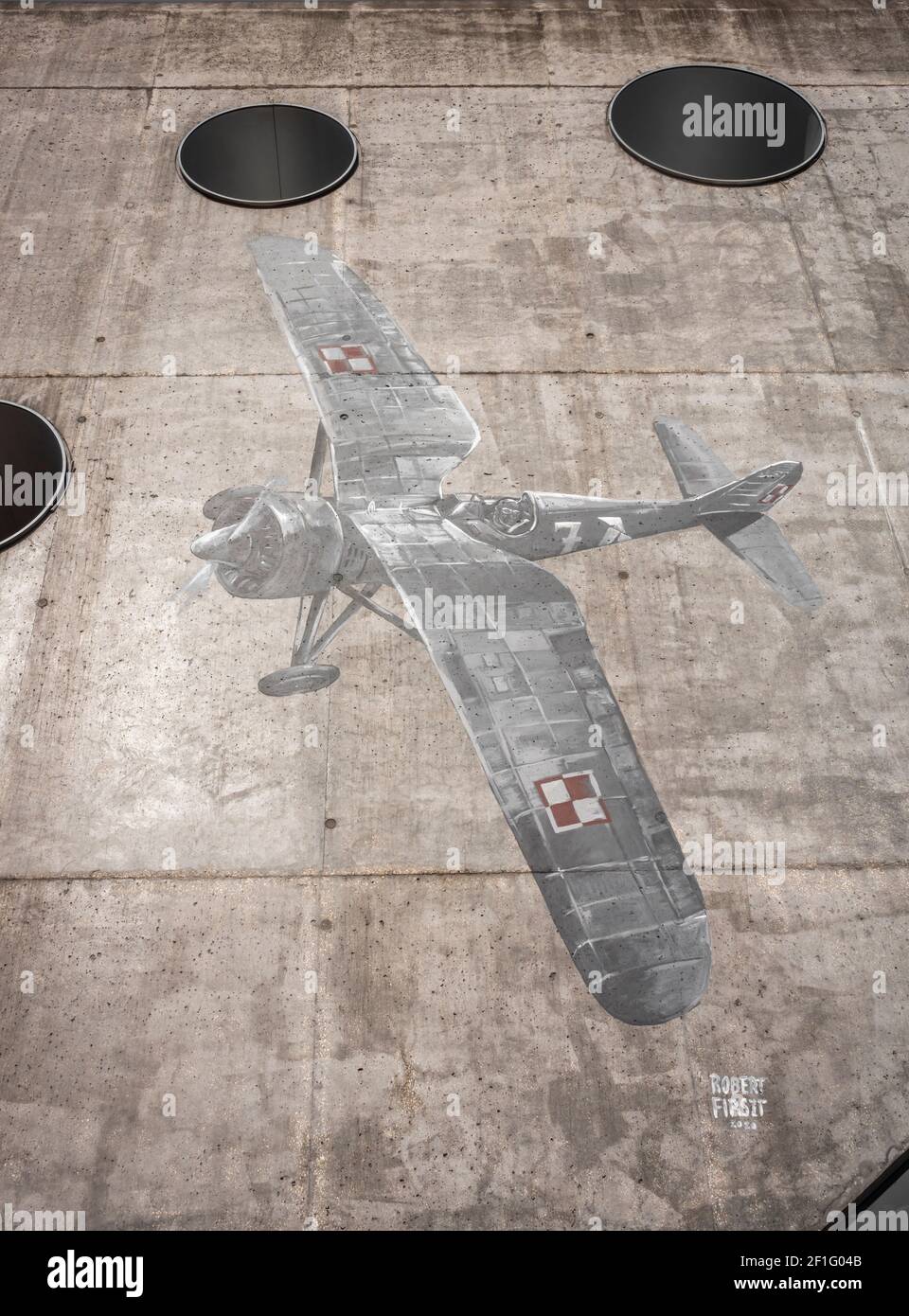 Avion polonais peint sur le mur du bâtiment du musée - Musée de l'aviation polonais, Cracovie, Pologne, Europe Banque D'Images