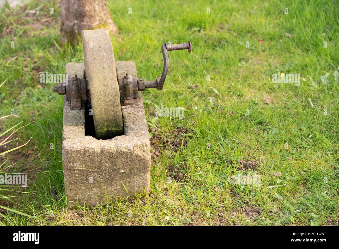 Ancien Affûteur De Banc à Manivelle 3,5 Roues - Outil Vintage Déco - États-Unis