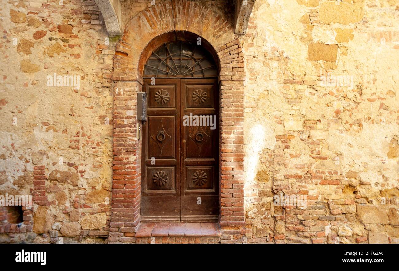 Ancienne porte voûtée à Pienza, Toscane, Italie Banque D'Images