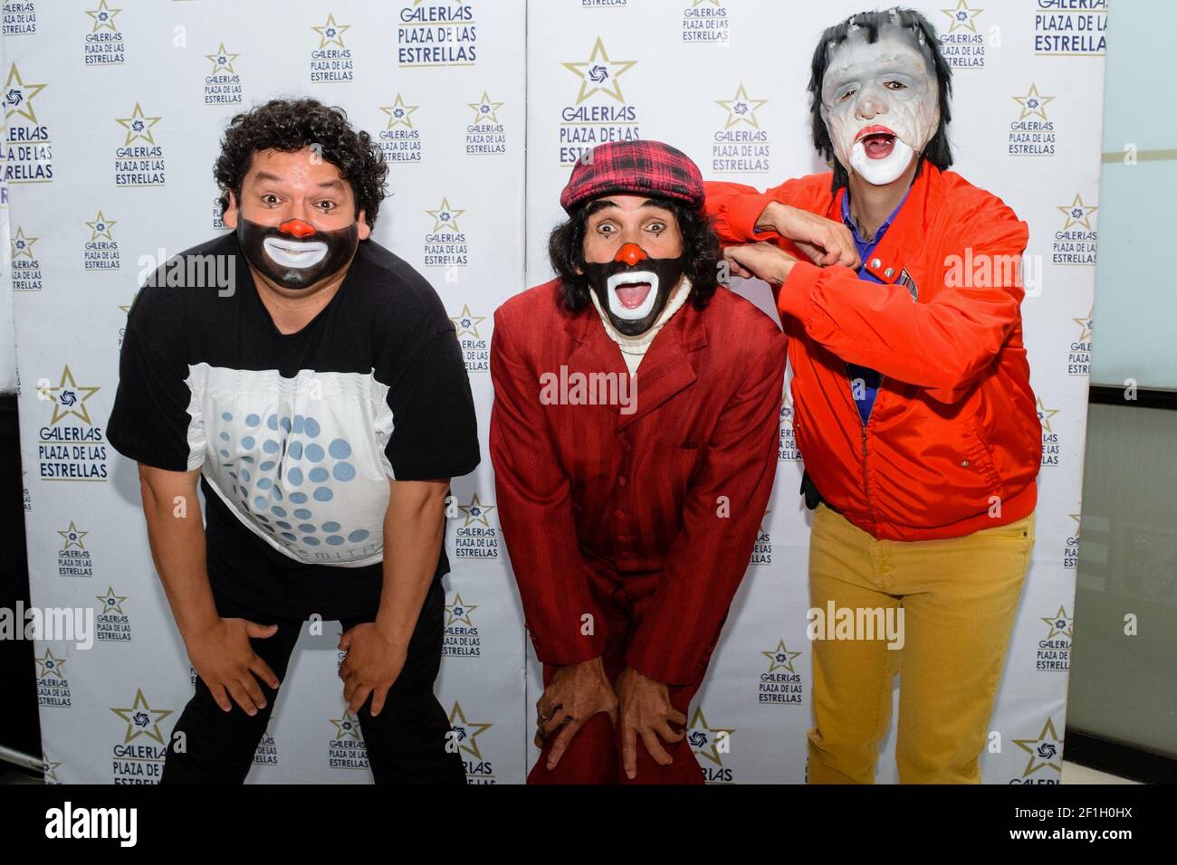 Cepillín le célèbre clown mexicain est mort à l'âge de 75 ans, après avoir été hospitalisé en urgence la semaine dernière en raison d'une blessure à la colonne vertébrale. Photo: @pacomxdf Banque D'Images