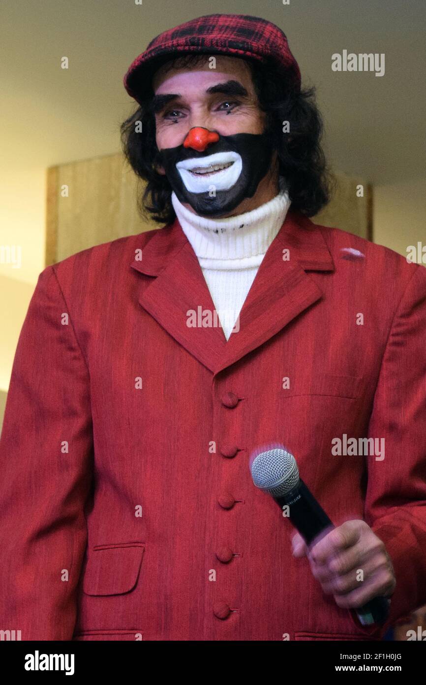 Cepillín le célèbre clown mexicain est mort à l'âge de 75 ans, après avoir été hospitalisé en urgence la semaine dernière en raison d'une blessure à la colonne vertébrale. Photo: @pacomxdf Banque D'Images