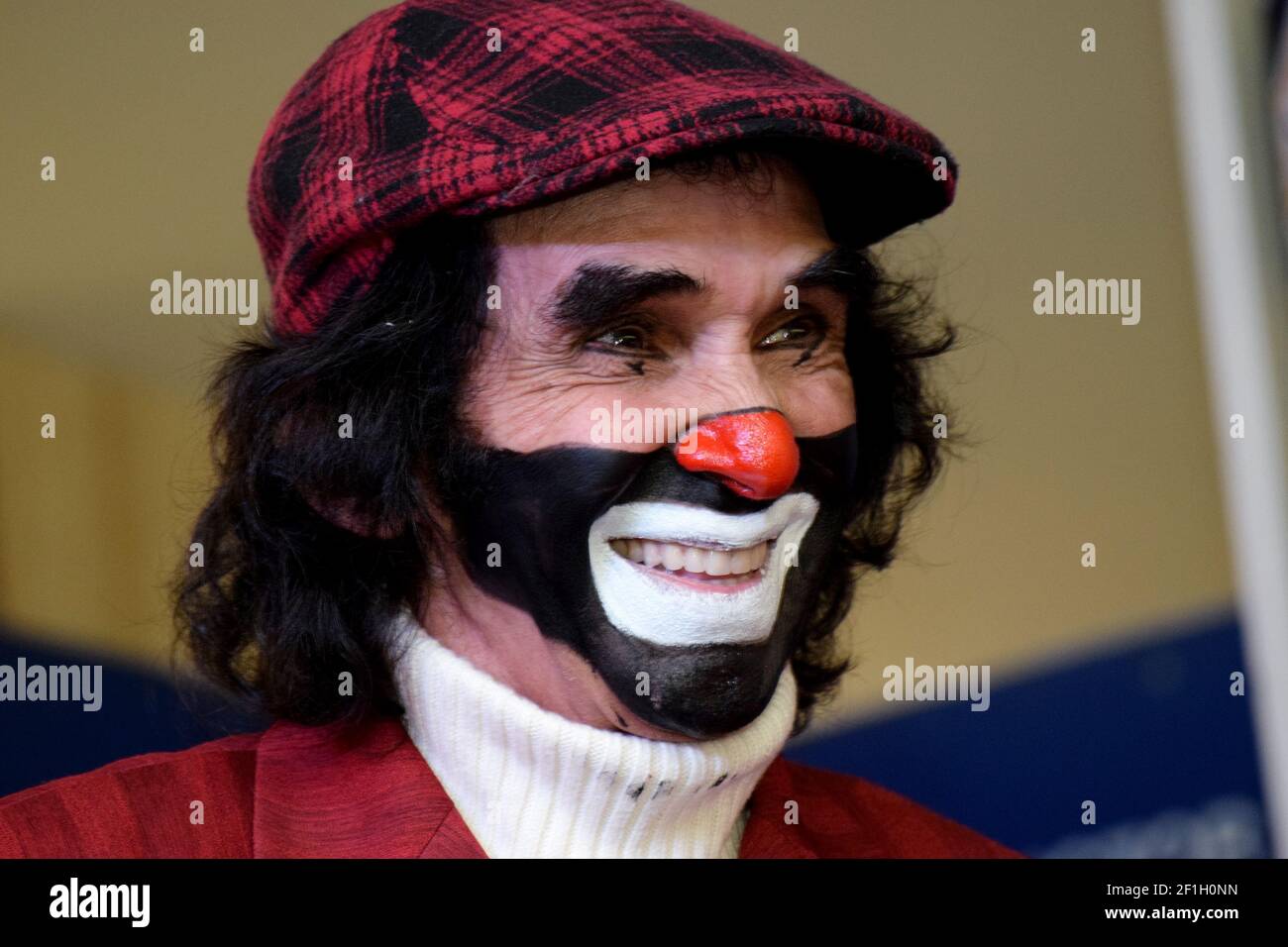 Cepillín le célèbre clown mexicain est mort à l'âge de 75 ans, après avoir été hospitalisé en urgence la semaine dernière en raison d'une blessure à la colonne vertébrale. Photo: @pacomxdf Banque D'Images