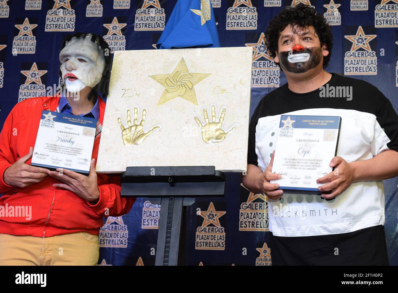 Cepillín le célèbre clown mexicain est mort à l'âge de 75 ans, après avoir été hospitalisé en urgence la semaine dernière en raison d'une blessure à la colonne vertébrale. Photo: @pacomxdf Banque D'Images