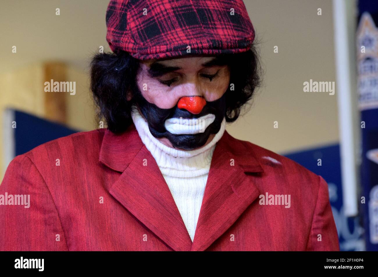 Cepillín le célèbre clown mexicain est mort à l'âge de 75 ans, après avoir été hospitalisé en urgence la semaine dernière en raison d'une blessure à la colonne vertébrale. Photo: @pacomxdf Banque D'Images