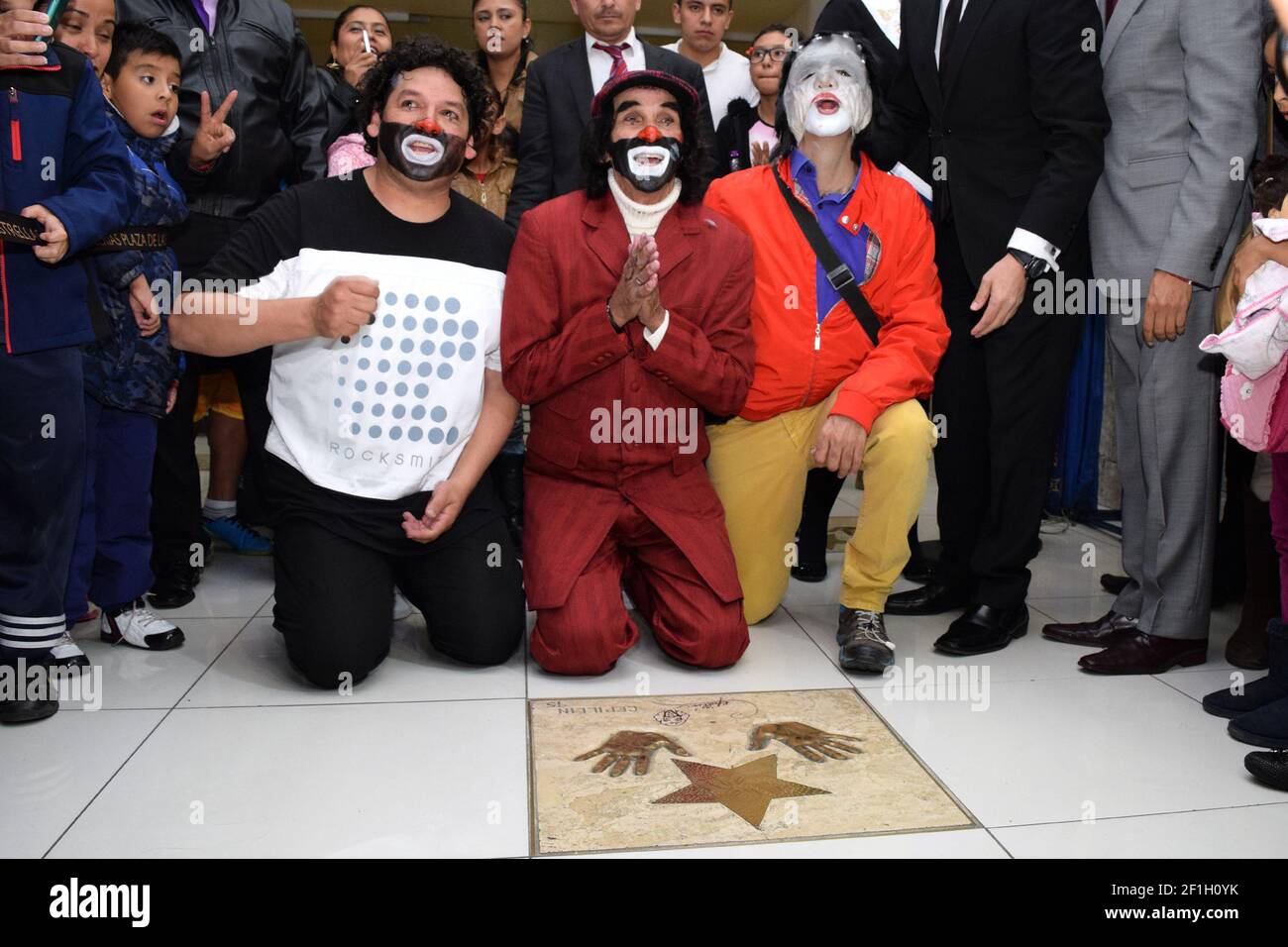Cepillín le célèbre clown mexicain est mort à l'âge de 75 ans, après avoir été hospitalisé en urgence la semaine dernière en raison d'une blessure à la colonne vertébrale. Photo: @pacomxdf Banque D'Images