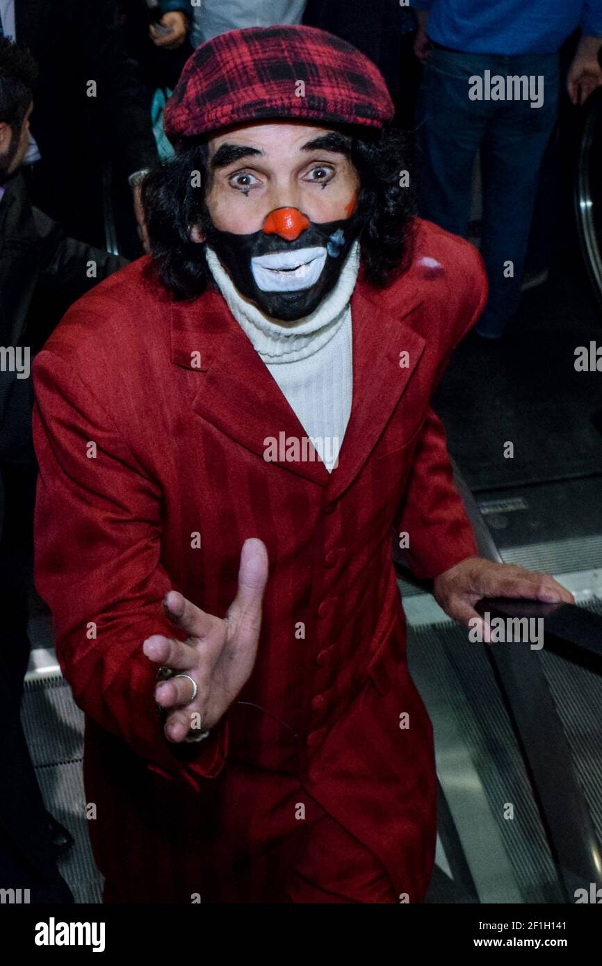 Cepillín le célèbre clown mexicain est mort à l'âge de 75 ans, après avoir été hospitalisé en urgence la semaine dernière en raison d'une blessure à la colonne vertébrale. Photo: @pacomxdf Banque D'Images
