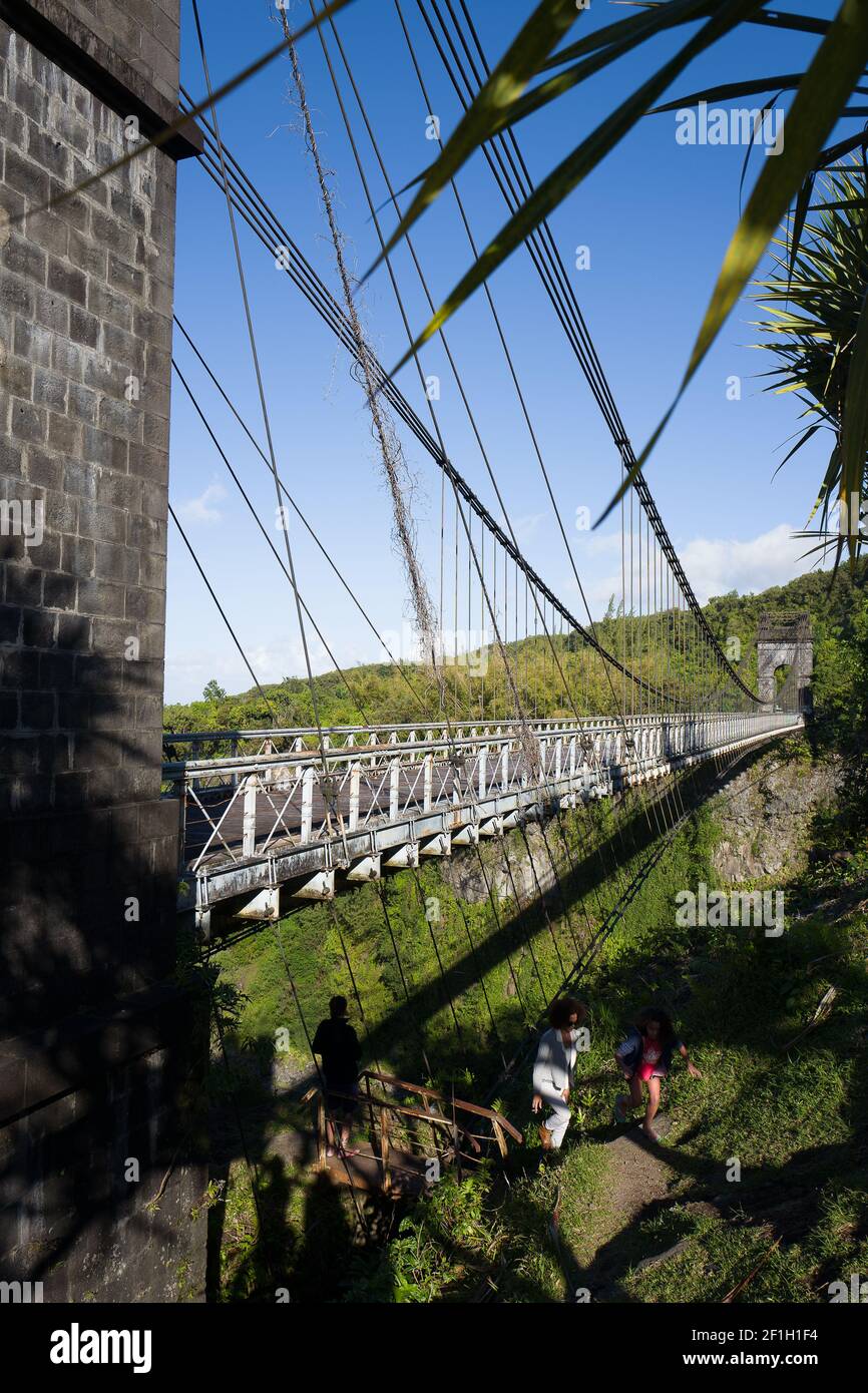 Ancien pont suspendu près de Sainte-Rose, à la Réunion, sur l'île de la Réunion Banque D'Images