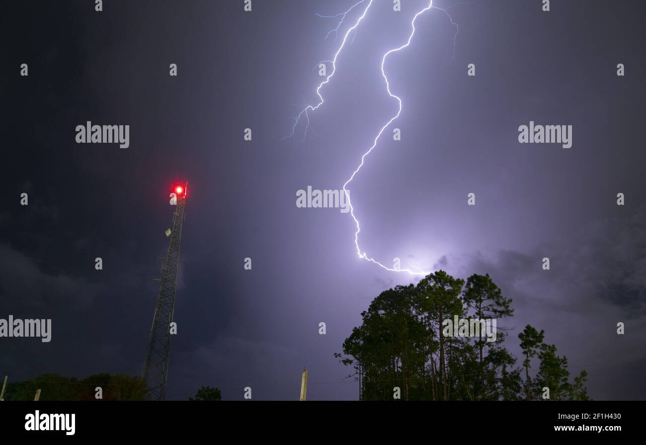 Atlantic Seaboard Thunderstorm Electrical Storm frappe Lightpost Banque D'Images