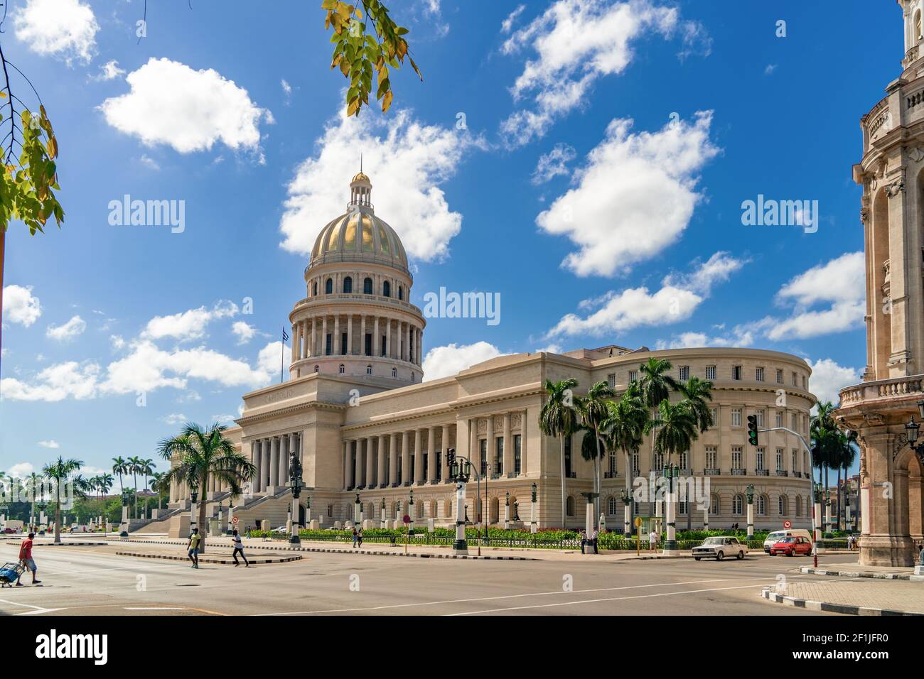 La Havane Cuba. 25 novembre 2020 : vue extérieure du Capitole de la Havane, une zone visitée par les touristes et les Cubains Banque D'Images