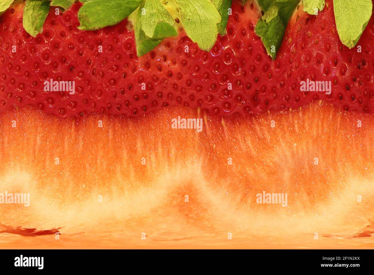 Texture plate de fruits de fraise hachés. Banque D'Images