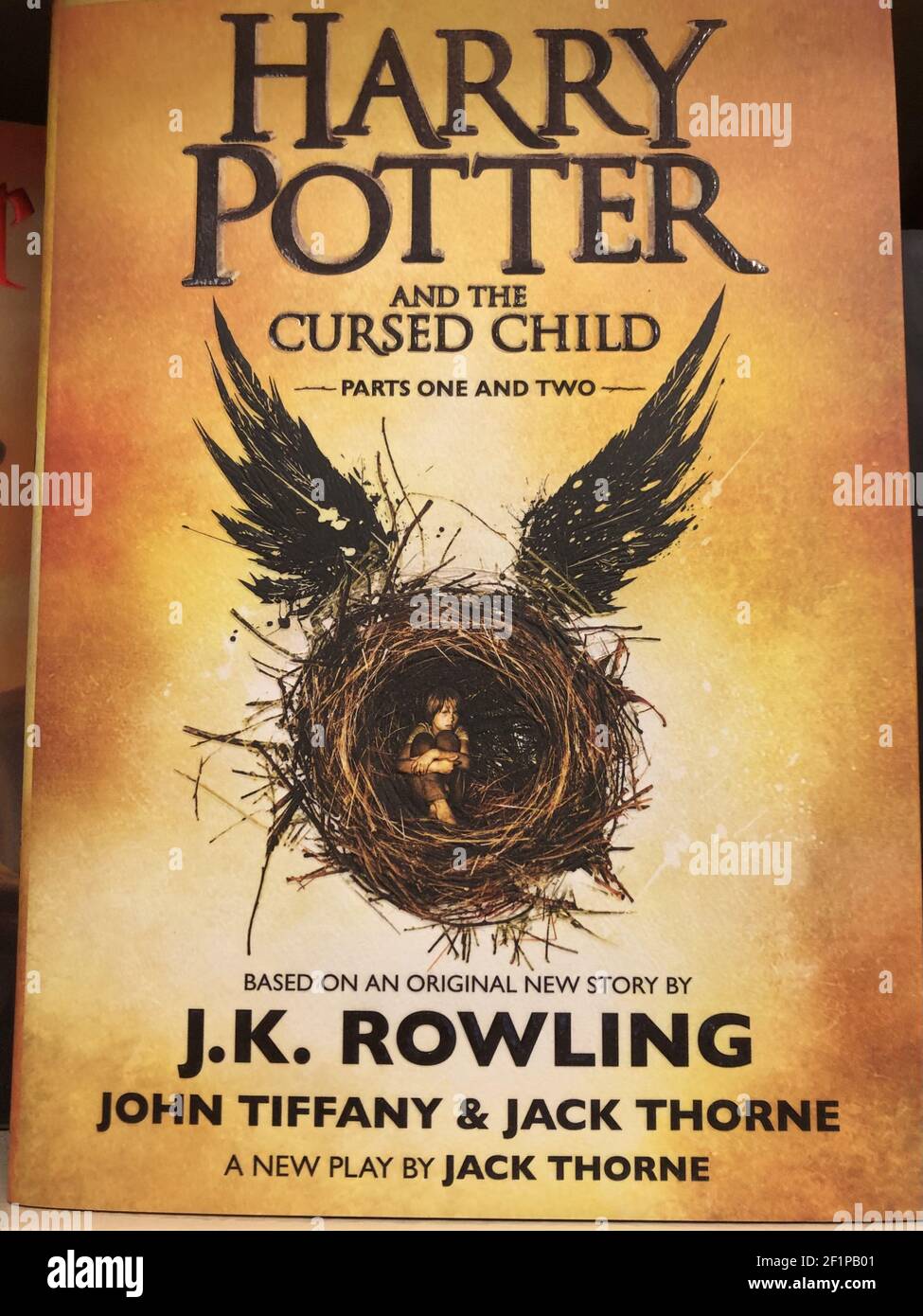 OCEAN SPRINGS, ÉTATS-UNIS - 02 mars 2021 : couverture du livre de fantaisie  « Harry Potter and the Cursed Child » de J.K. Rowling Photo Stock - Alamy
