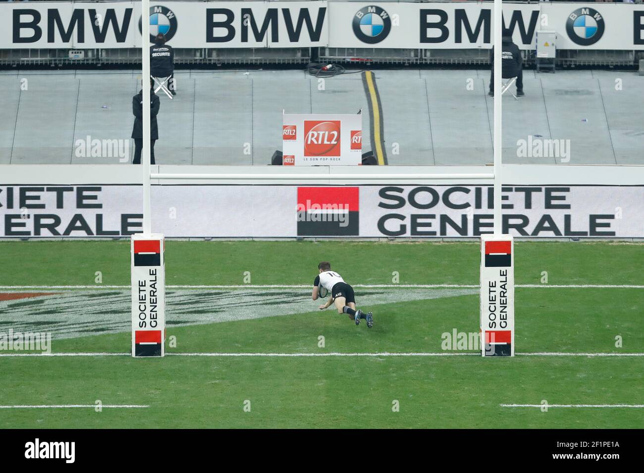 Beauden Barrett (NZL) (TOUS NOIRS) a marqué un but lors du match de rugby d'automne entre la France et la Nouvelle-Zélande le 26 novembre 2016 au Stade de France à Saint Denis, France - photo Stephane Allaman / DPPI Banque D'Images