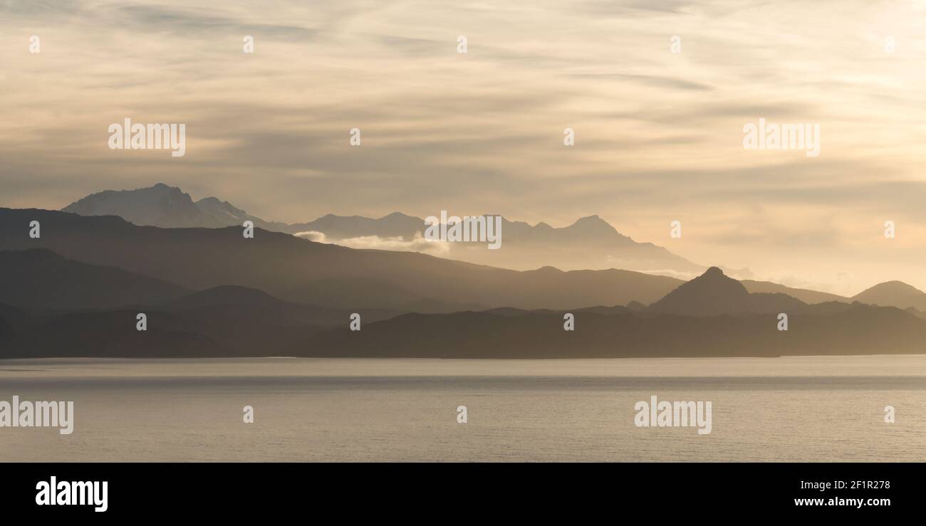 Panorama des montagnes de Monte Cinto au coucher du soleil en Corse Banque D'Images