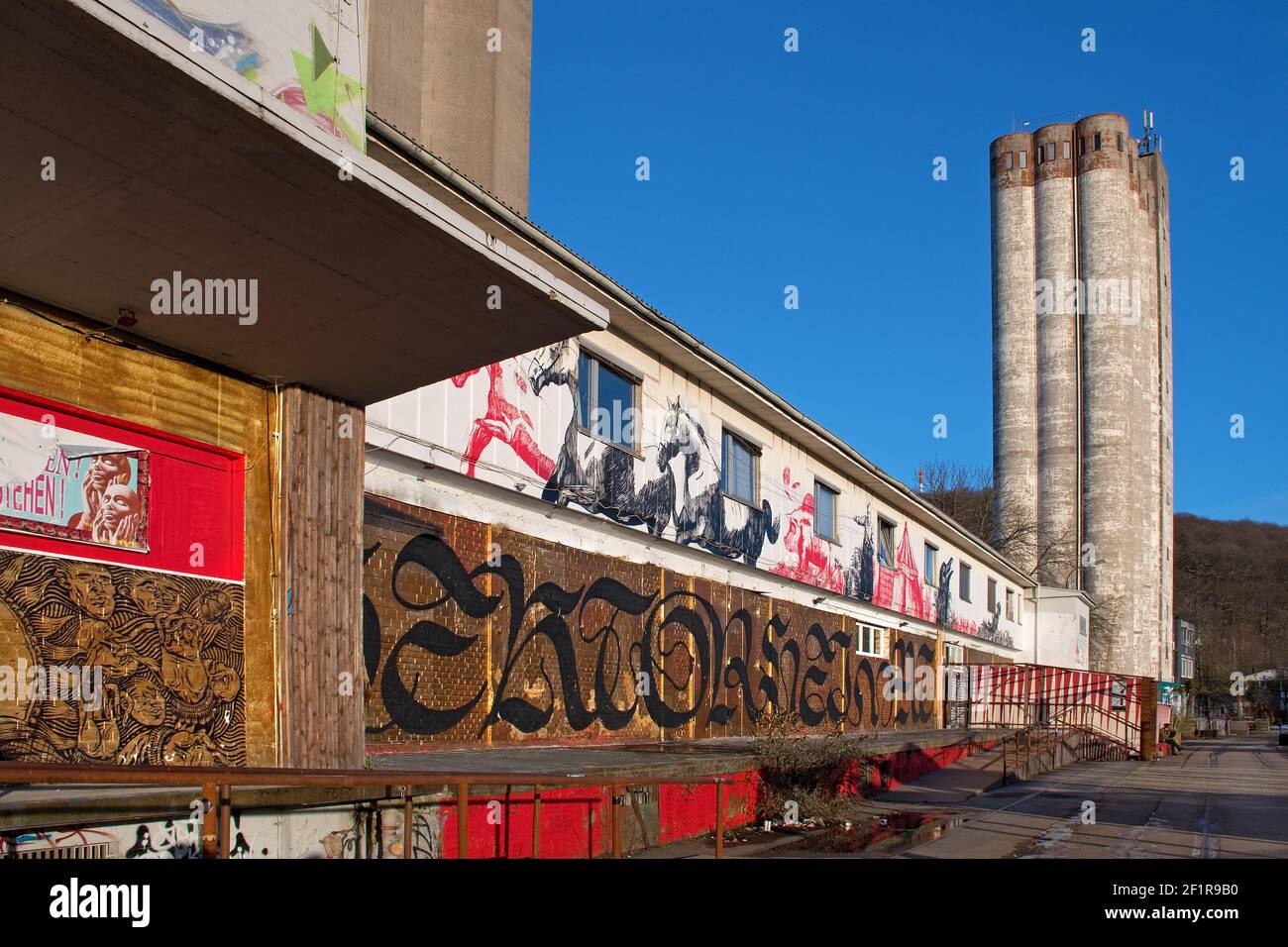 Silo au port est de Saarbrücken. Ancien bâtiment industriel Banque D'Images