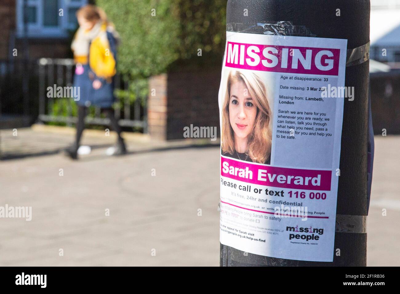Une équipe de recherche Continuer la recherche de la femme disparue Sarah Everard sur Clapham Common le 10 mars 2021, qui a disparu en marchant à la maison Banque D'Images