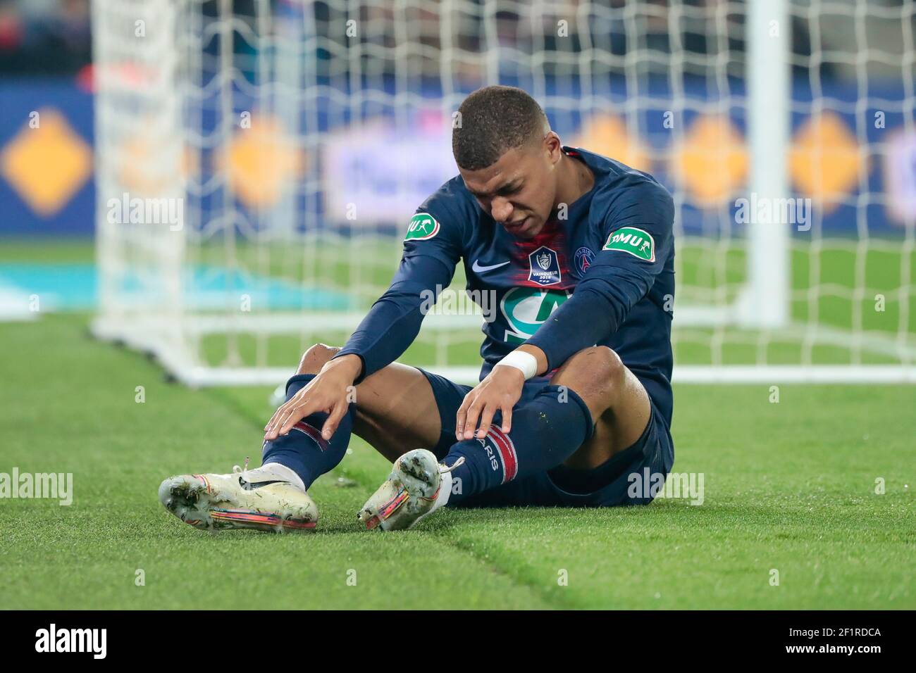 Kylian Mbappe Lottin (PSG) a réagi sur le sol après avoir été lancé par CARLOS DIEGO (FC Nantes) pendant la coupe française, match de football semi-fin entre Paris Saint-Germain et FC Nantes le 3 avril 2019 au stade du Parc des Princes à Paris, France - photo Stephane Allaman / DPPI Banque D'Images