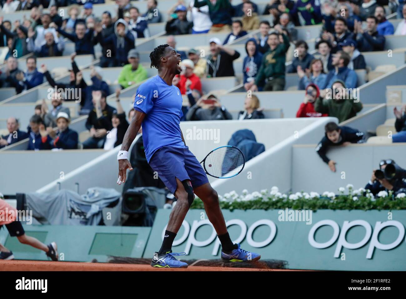 Gael MONFILS (FRA) a célébré un point décisif après plusieurs points d'égalité pour gagner sa deuxième série lors du Roland-Garros 2019, Grand Chelem tennis Tournament, tirage masculin le 28 mai 2019 au stade Roland-Garros à Paris, France - photo Stephane Allaman / DPPI Banque D'Images