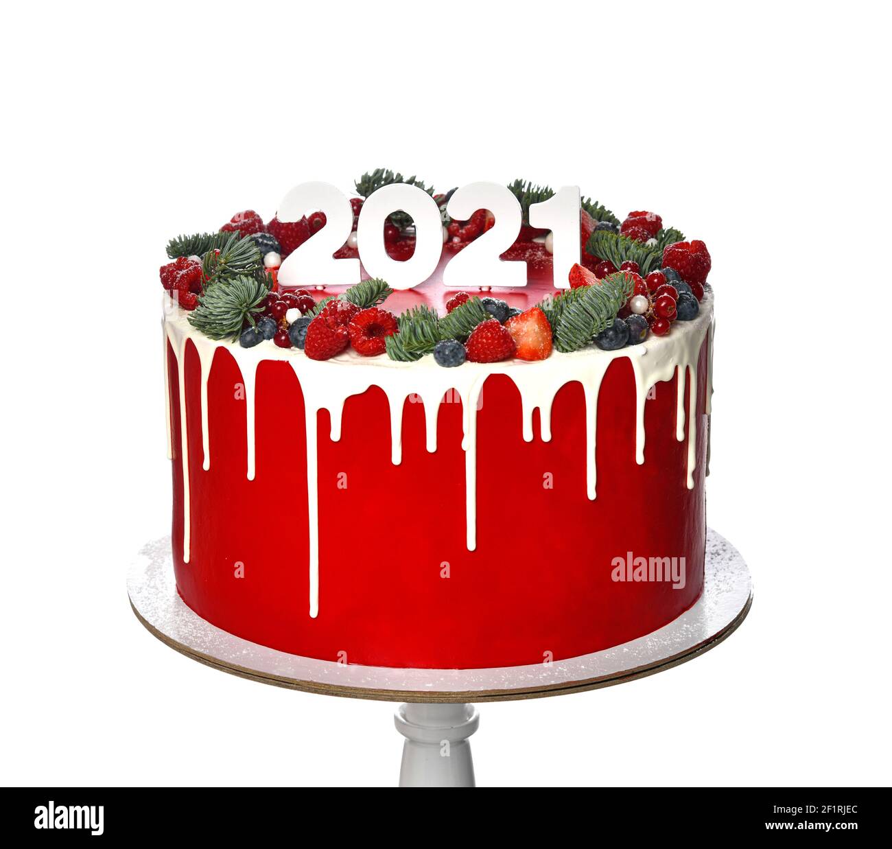 Bon Gateau Rouge De La Saint Sylvestre 21 Avec Chocolat Blanc Et Baies Fraiches Framboise Fraise Bleuet Sur Le Dessus Photo Stock Alamy