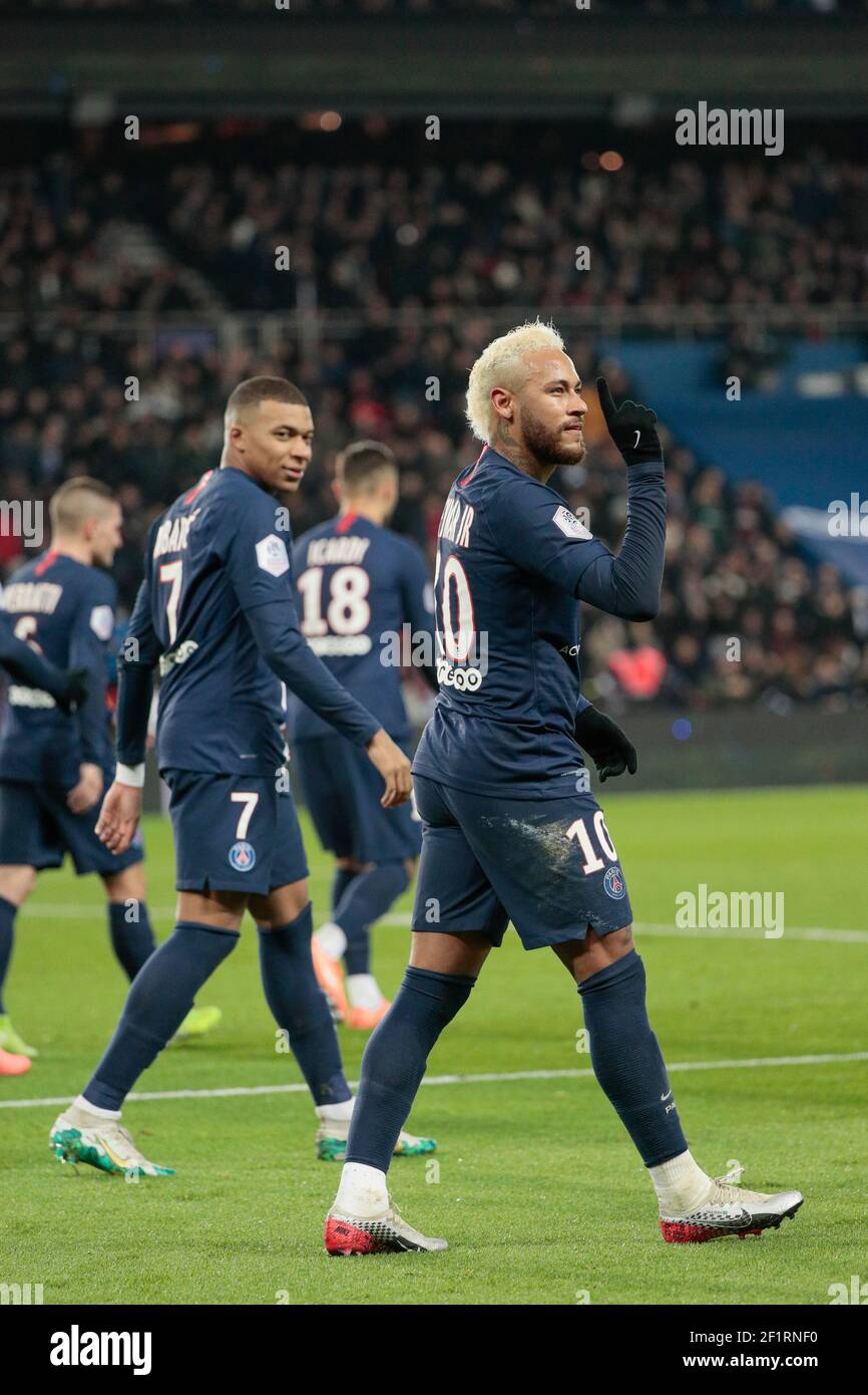 Neymar da Silva Santos Junior - Neymar Jr (PSG) a marqué un but de pénalité, a réagi, célébration, Kylian Mbappe (PSG), Mauro ICARDI (PSG), Marco Verratti (PSG) lors du match de football L1 du championnat français entre Paris Saint-Germain et AS Monaco le 12 janvier 2020 au stade du Parc des Princes à Paris, France - photo Stephane Allaman / DPPI Banque D'Images