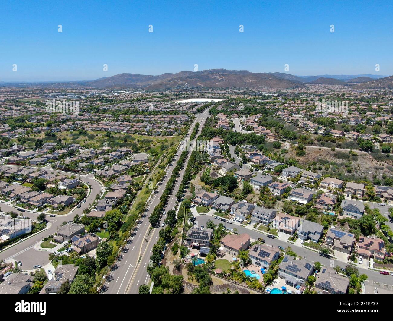 Vue aérienne du quartier de banlieue avec de grandes demeures à San Diego Banque D'Images