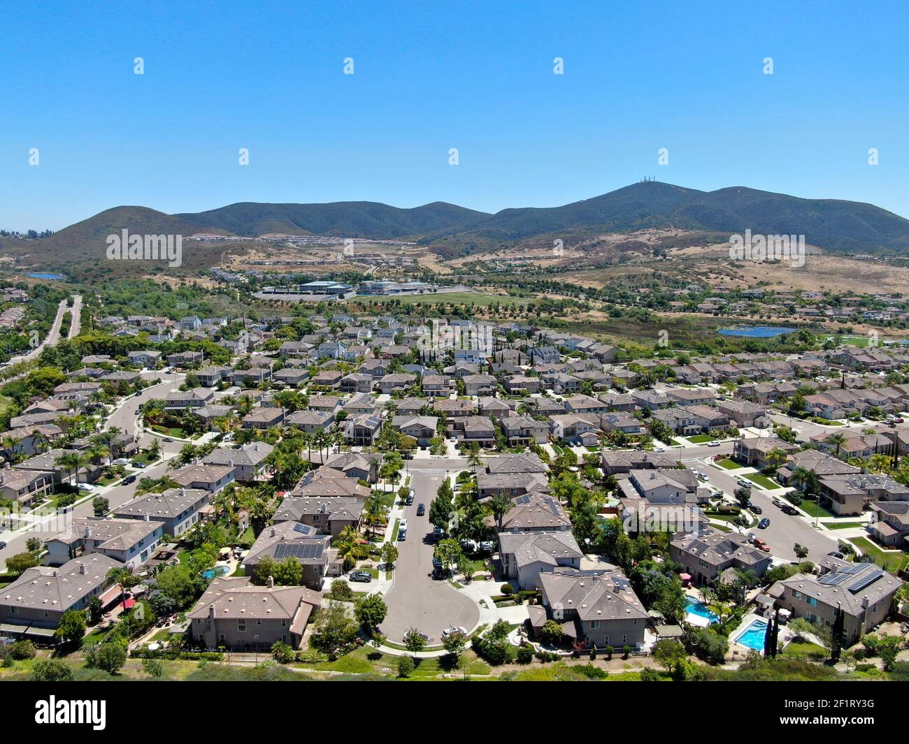 Vue aérienne de la grande villa dans le quartier de banlieue de San Diego Banque D'Images