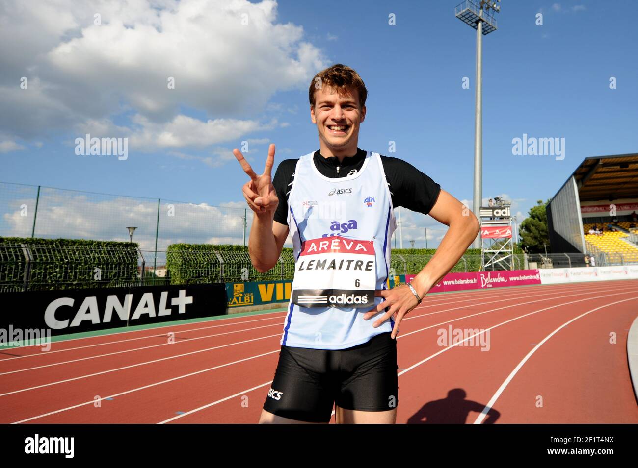 ATHLÉTISME - CHAMPIONNAT DE FRANCE ELITE 2011 - ALBI (FRA) - 28 AU 30/07/2011 - PHOTO : STEPHANE KEMPINAIRE / KMSP / DPPI - 100 M - FINALE - HOMMES - GAGNANT - NOUVEAU RECORD 9,92 - CHRISTOPHE LEMAITRE (FRA) Banque D'Images