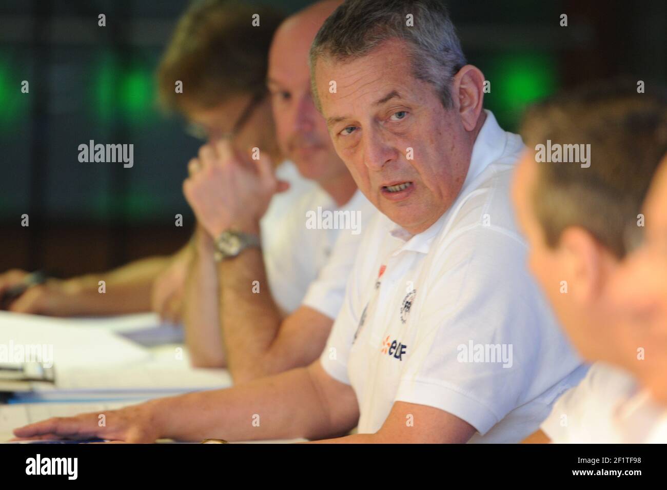 NATATION - CHAMPIONNATS D'ÉLITE FRANÇAIS 2012 - DUNKERQUE (FRA) - CONFÉRENCE DE PRESSE - 17/03/2012 - PHOTO : STEPHANE KEMPINAIRE / KMSP / DPPI - CONFÉRENCE DE PRESSE - PRÉSIDENT DE LA FÉDÉRATION FRANÇAISE DE NATATION - FRANCIS LUYCE (FRA) Banque D'Images