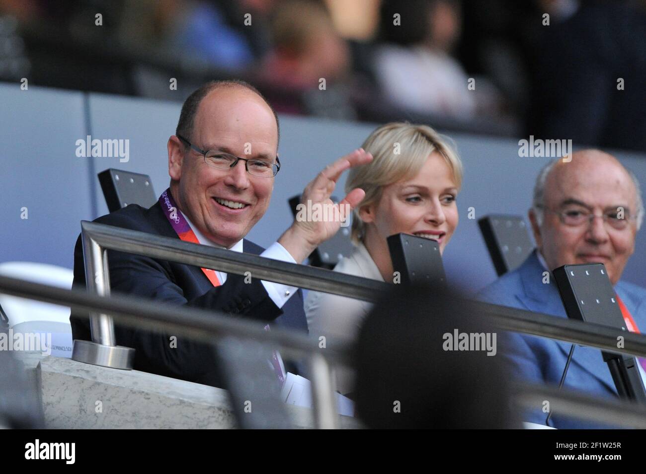 JEUX OLYMPIQUES DE LONDRES 2012 - LONDRES (ENG) - 27/07/2012 - PHOTO : POOL / KMSP / CÉRÉMONIE DPPIOPENING - PRINCE ALBERT II DE MONACO ET SA FEMME CHARLENE WITTSTOCK Banque D'Images