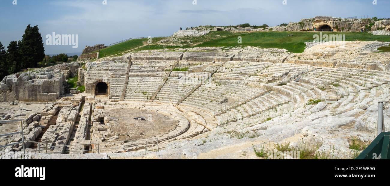 Panorama du théâtre grec de Syracuse depuis le sommet du coin salon Banque D'Images